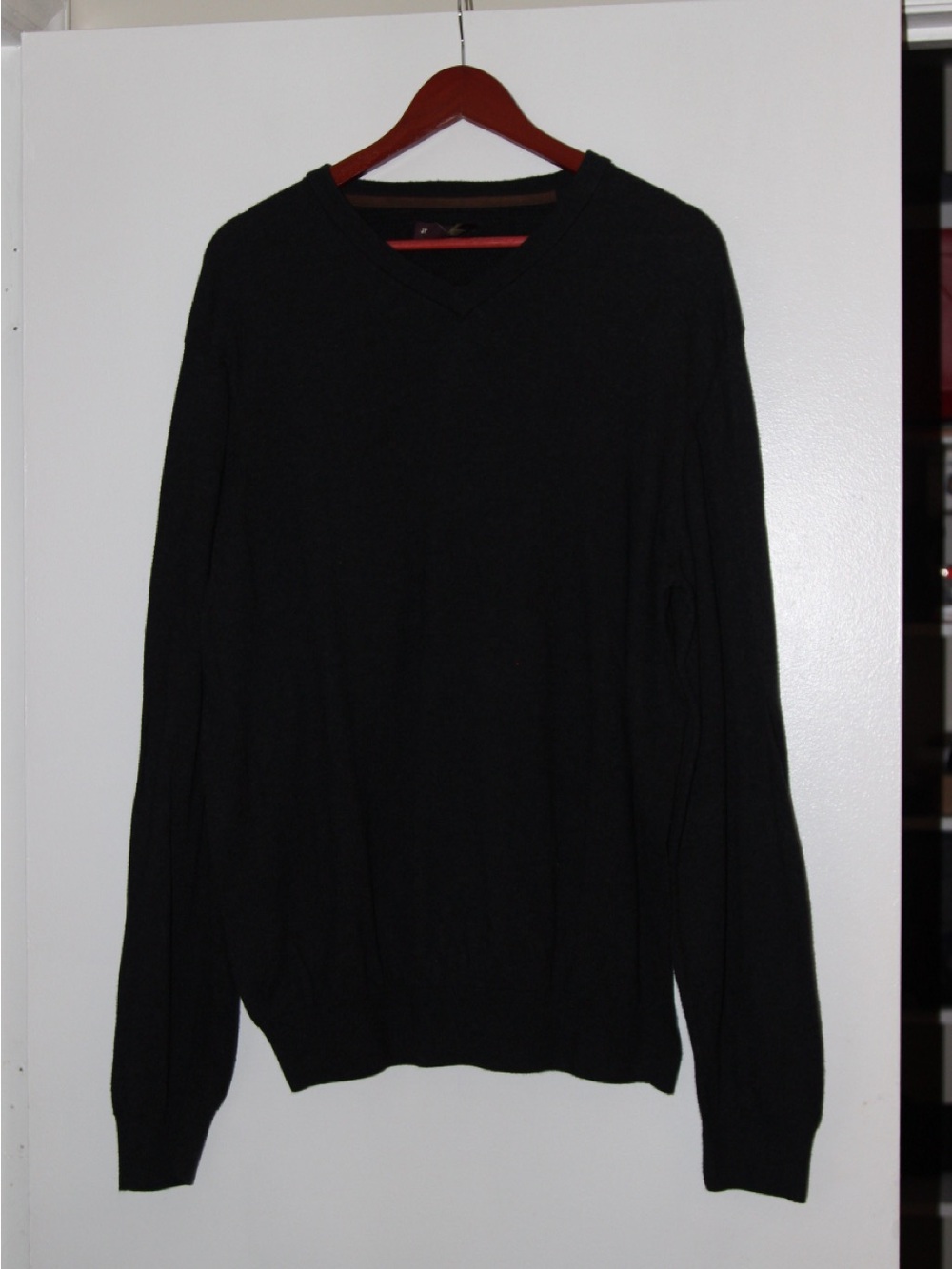 Johnston & Murphy Men's Black V-Neck Sweater